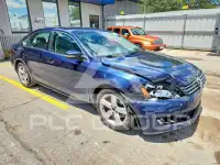 2013 Volkswagen Passat photo