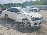 2013 Volkswagen Passat photo