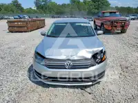 2013 Volkswagen Passat photo