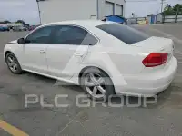 2013 Volkswagen Passat photo