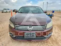 2013 Volkswagen Passat photo