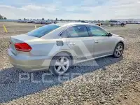 2013 Volkswagen Passat photo