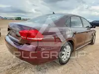 2013 Volkswagen Passat photo