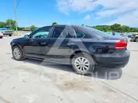 2013 Volkswagen Passat photo
