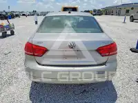 2013 Volkswagen Passat photo