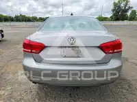 2013 Volkswagen Passat photo
