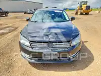 2013 Volkswagen Passat фото