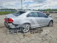 2013 Volkswagen Passat photo