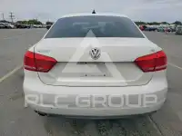 2013 Volkswagen Passat photo