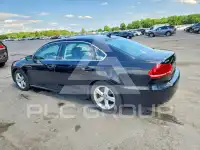2013 Volkswagen Passat photo