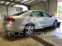 2013 Volkswagen Passat photo