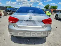 2013 Volkswagen Passat photo