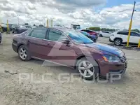 2013 Volkswagen Passat photo