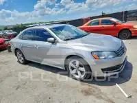 2013 Volkswagen Passat photo