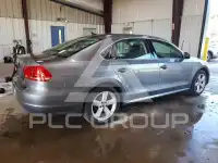 2013 Volkswagen Passat фото