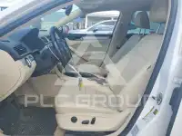 2013 Volkswagen Passat photo