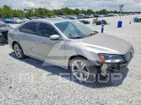 2013 Volkswagen Passat photo