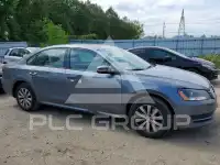 2013 Volkswagen Passat photo