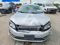 2013 Volkswagen Passat photo