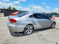 2013 Volkswagen Passat photo