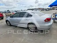 2013 Volkswagen Passat photo