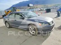 2013 Volkswagen Passat photo