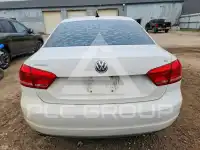 2013 Volkswagen Passat фото