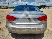 2013 Volkswagen Passat фото