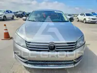 2013 Volkswagen Passat photo