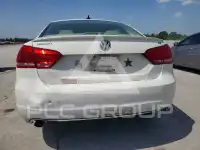 2013 Volkswagen Passat photo