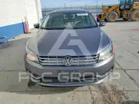 2013 Volkswagen Passat photo