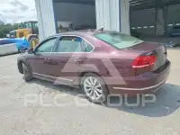 2013 Volkswagen Passat photo