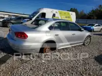 2013 Volkswagen Passat photo