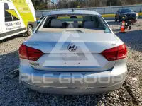 2013 Volkswagen Passat photo