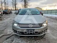 2013 Volkswagen Passat photo