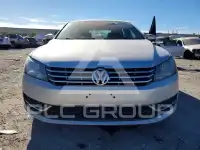 2013 Volkswagen Passat photo