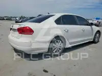 2013 Volkswagen Passat photo
