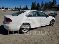 2013 Volkswagen Passat photo