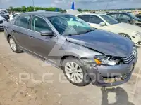 2013 Volkswagen Passat photo