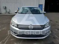 2013 Volkswagen Passat photo