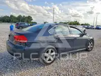 2013 Volkswagen Passat photo