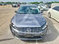 2013 Volkswagen Passat photo