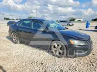 2013 Volkswagen Passat photo