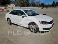 2013 Volkswagen Passat photo
