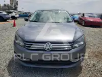 2013 Volkswagen Passat photo