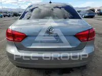 2013 Volkswagen Passat photo