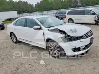 2013 Volkswagen Passat photo
