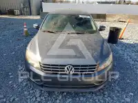 2013 Volkswagen Passat photo