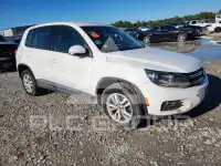 2013 Volkswagen Tiguan photo