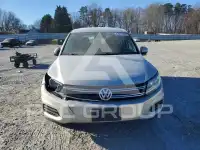 2013 Volkswagen Tiguan photo